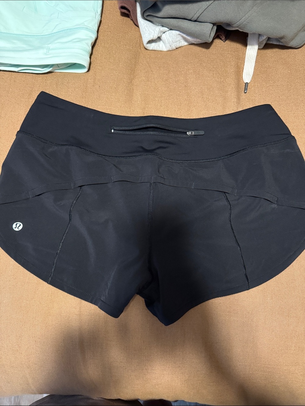 lululemon Black Speed up short 2.5” - Picture 2 of 2